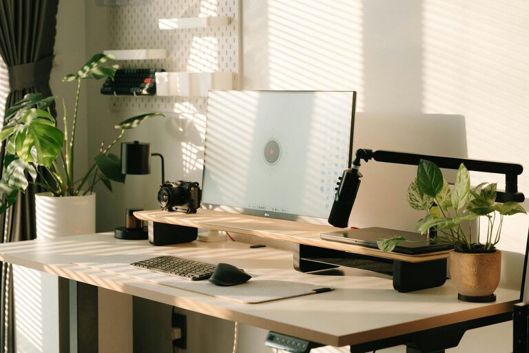 Tips for Creating a Relaxing Home Workspace to Boost Productivity and Comfort